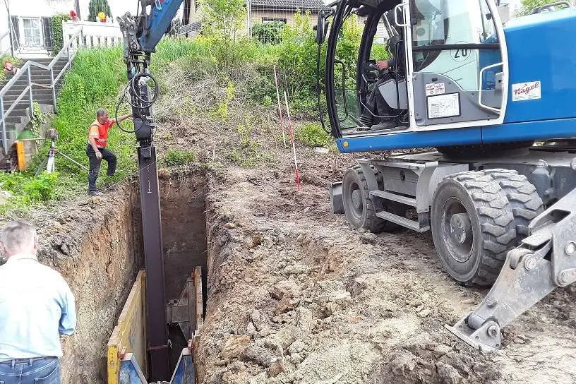 Setzten HEB Träger im Verbau