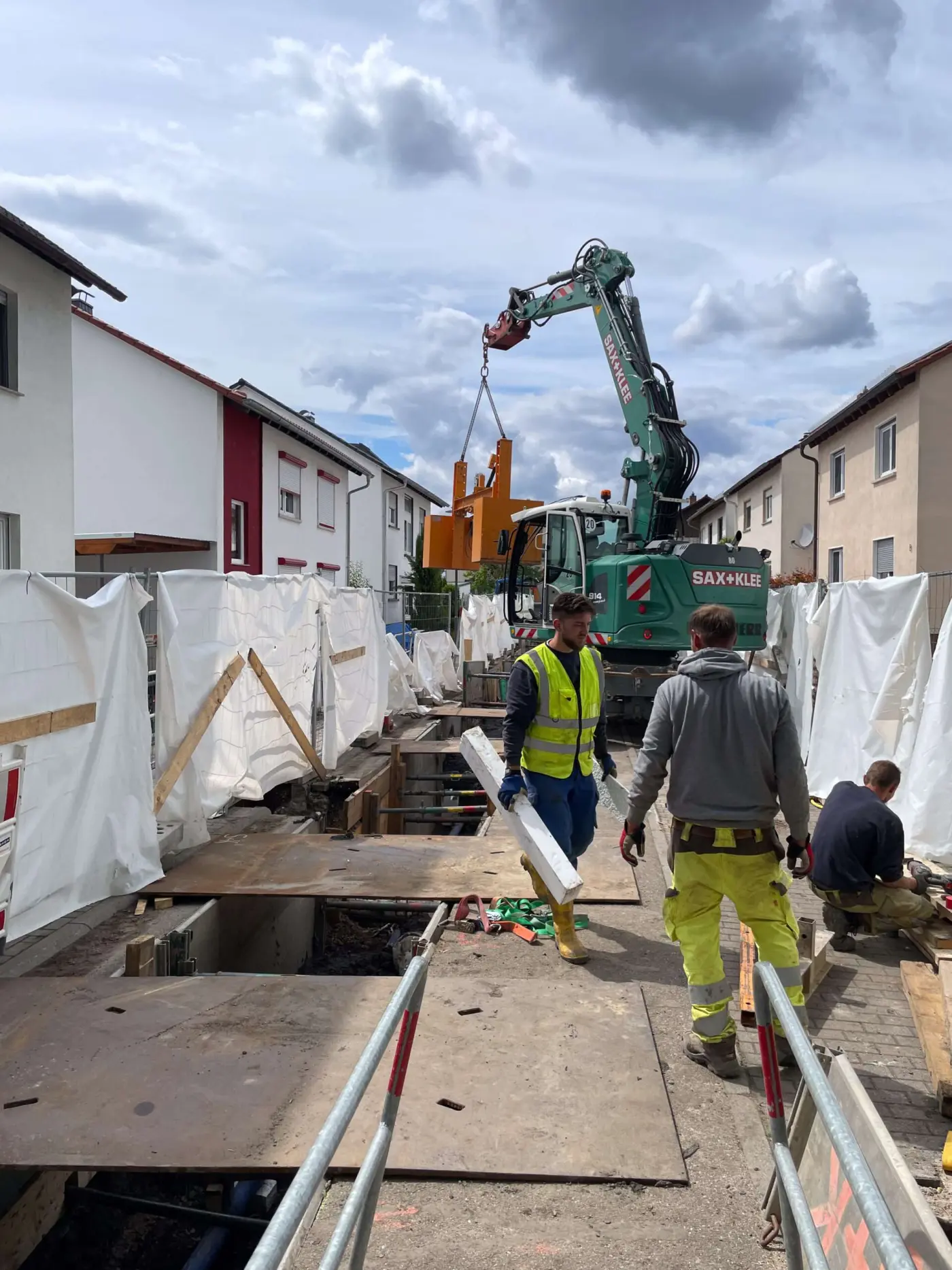Verfüllung in erschwerter Zugänglichkeit mit Komplexer Logistik Flüssigboden
