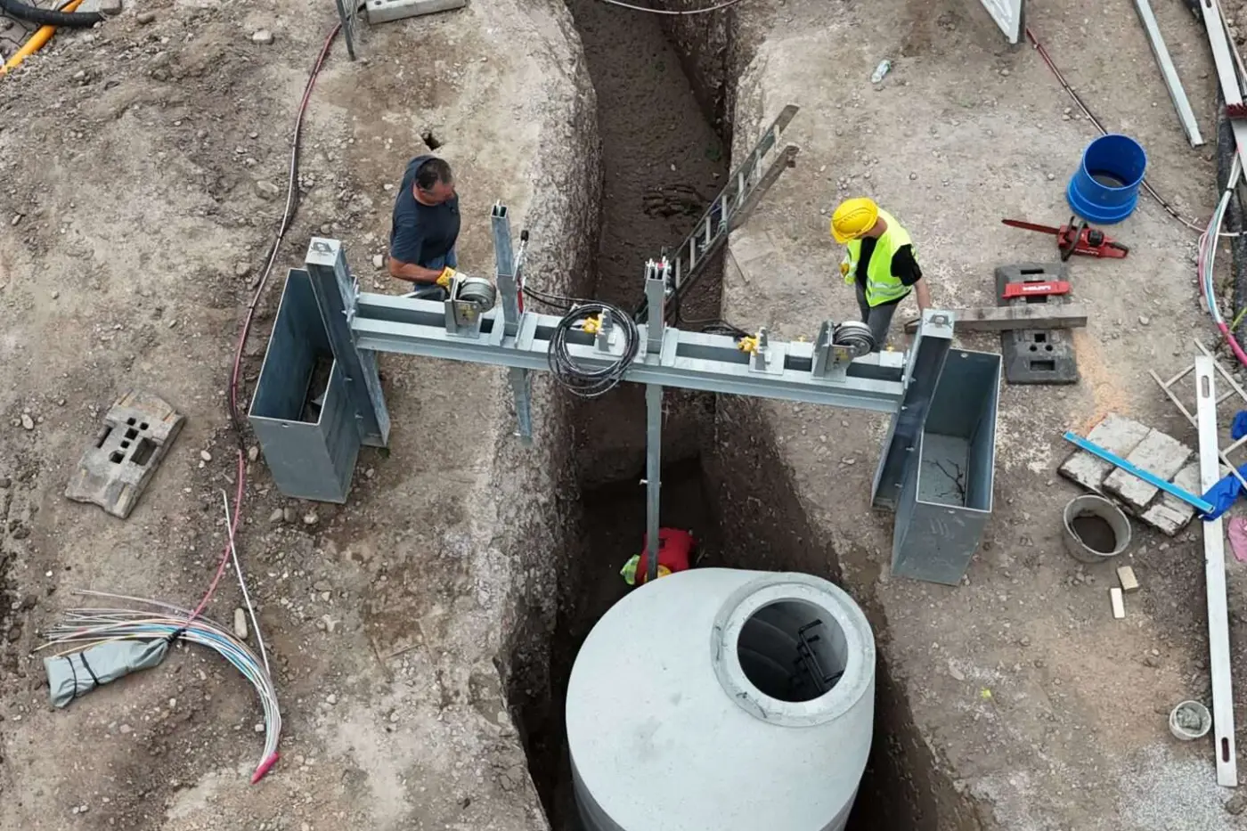 Einbau Schachtbauwerk im RSS-Geoponton