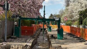 Auftriebssicherung gesetzt Trasse verfüllt mit Flüssigboden