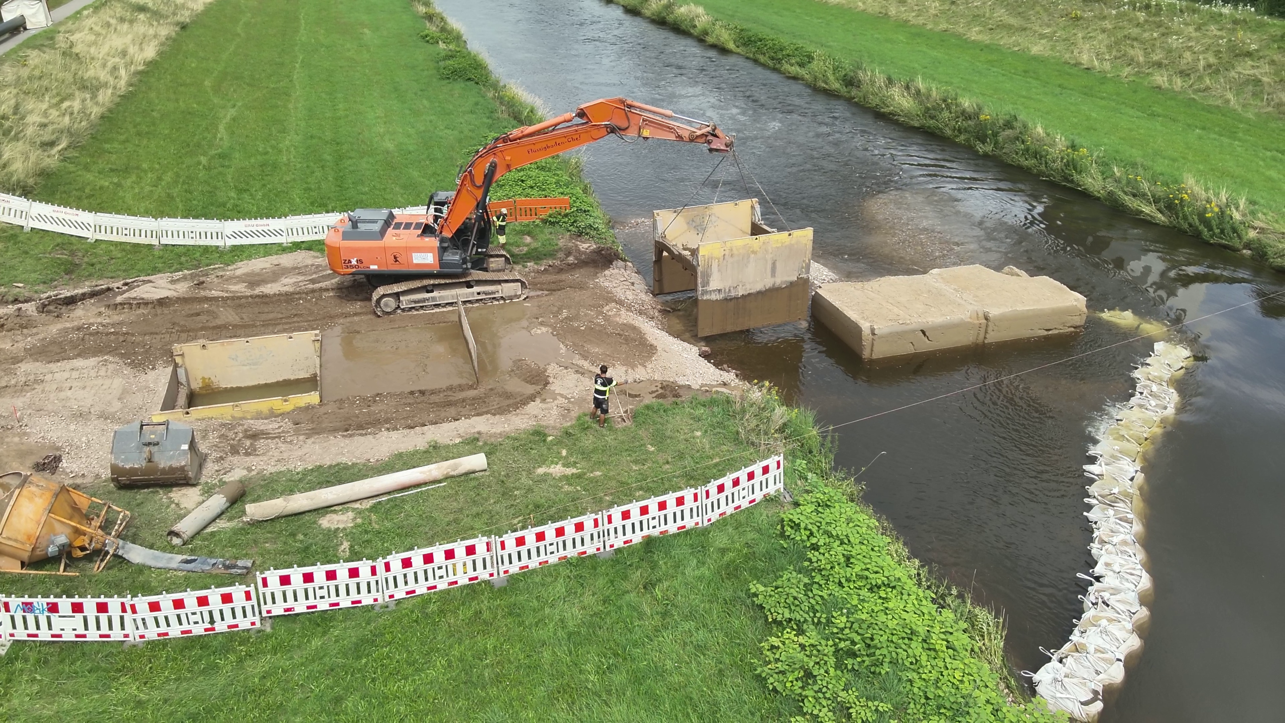 Setzen Verbaubox für Aushub Geoponton Westen