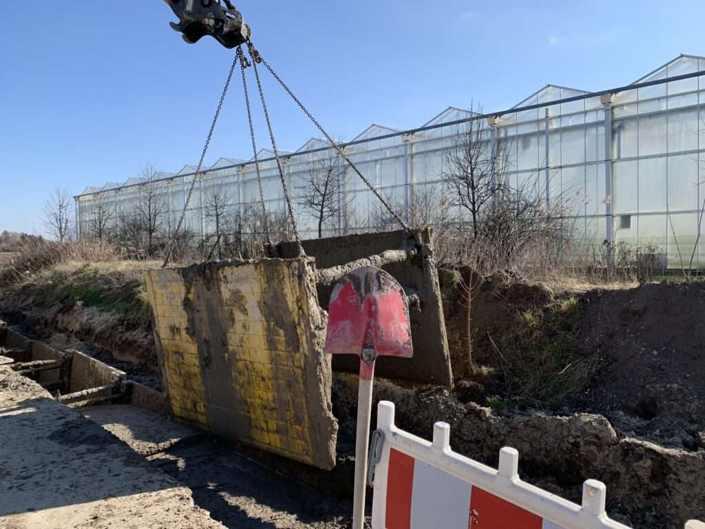 Ziehen Verbaubox Flüssigbodengraben