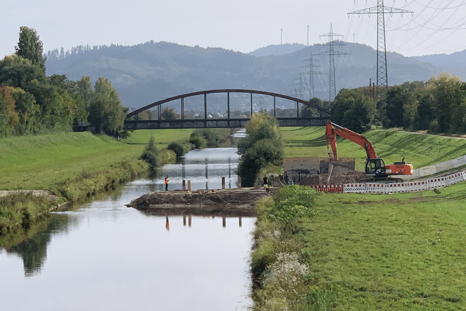 Geoponton in Gewässer Vorbereitende für Rohreinhub