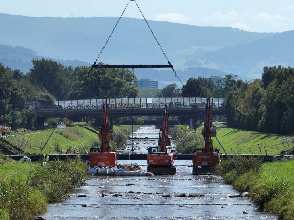Absenken Leitung in überfluteten Flüssigboden Geoponton