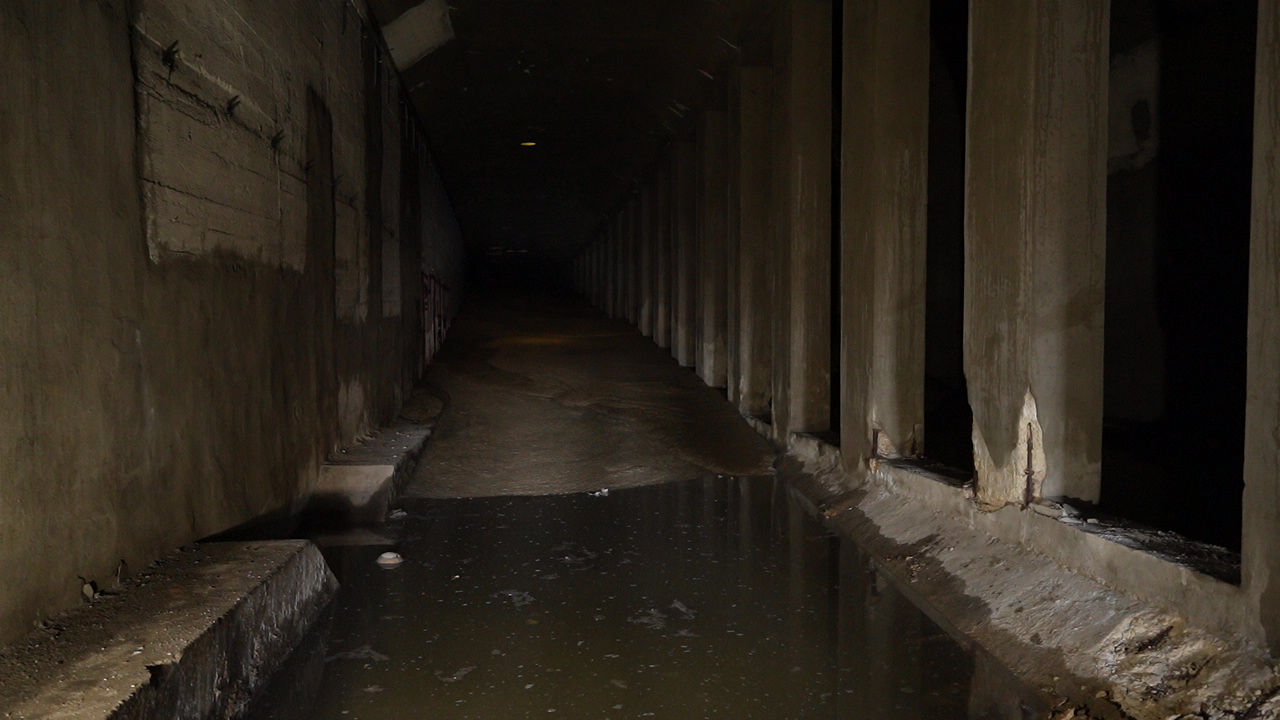 Ausgangssituation mit Wasser im Tunnel