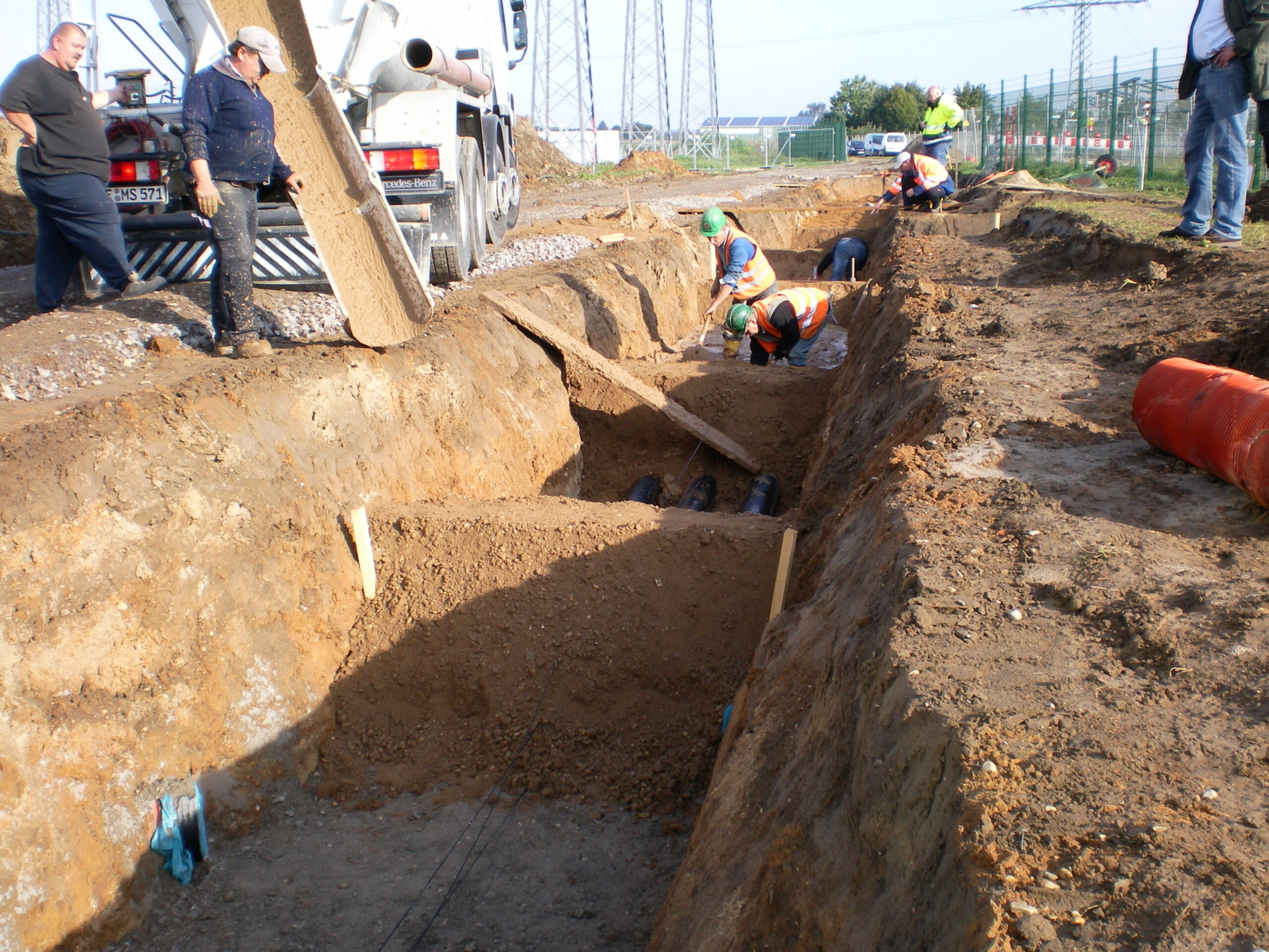 Start Schrittweise fortschreitende Flüssigbodenverfüllung Trasse 180kV und 110kV