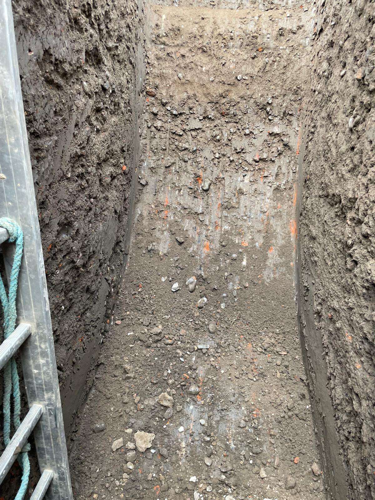 Wasserdichte monolithische Geoponton-Wand aus RSS-Fluessigboden