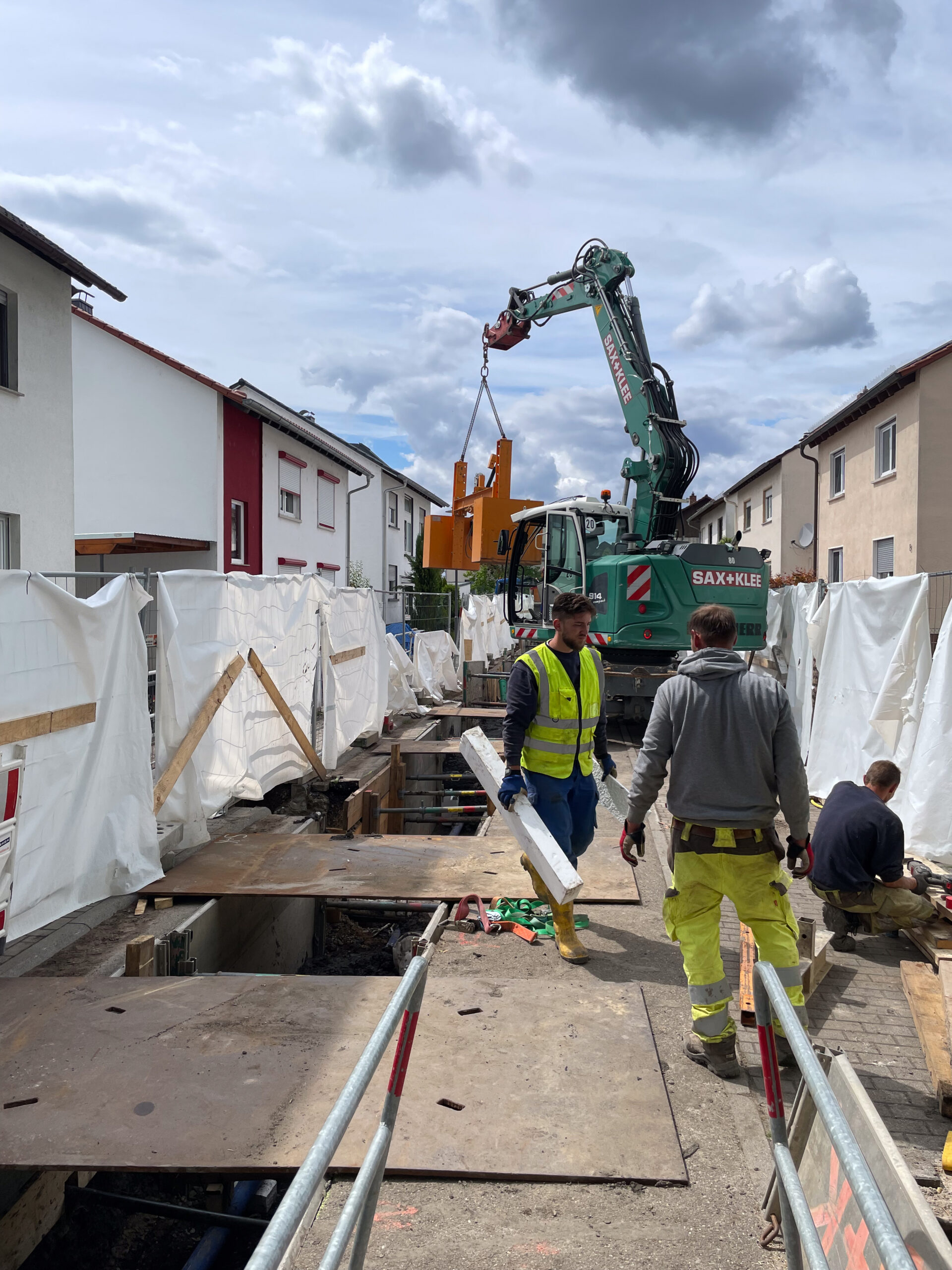 Verfüllung in erschwerter Zugänglichkeit mit Komplexer Logistik Flüssigboden