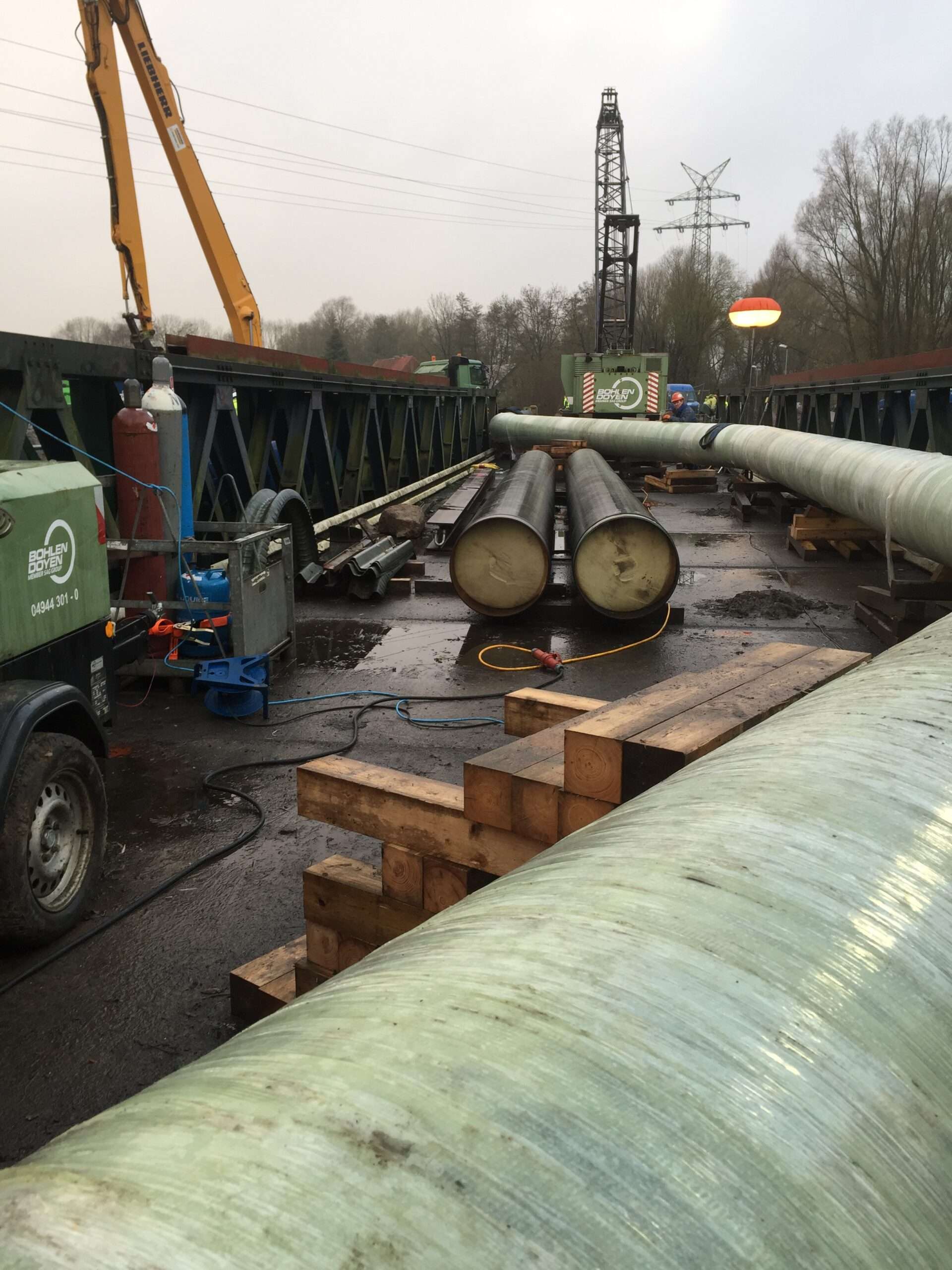 Dükerleitung DN 700 mit GFK-Ummantelung auf dem Vormontageplatz