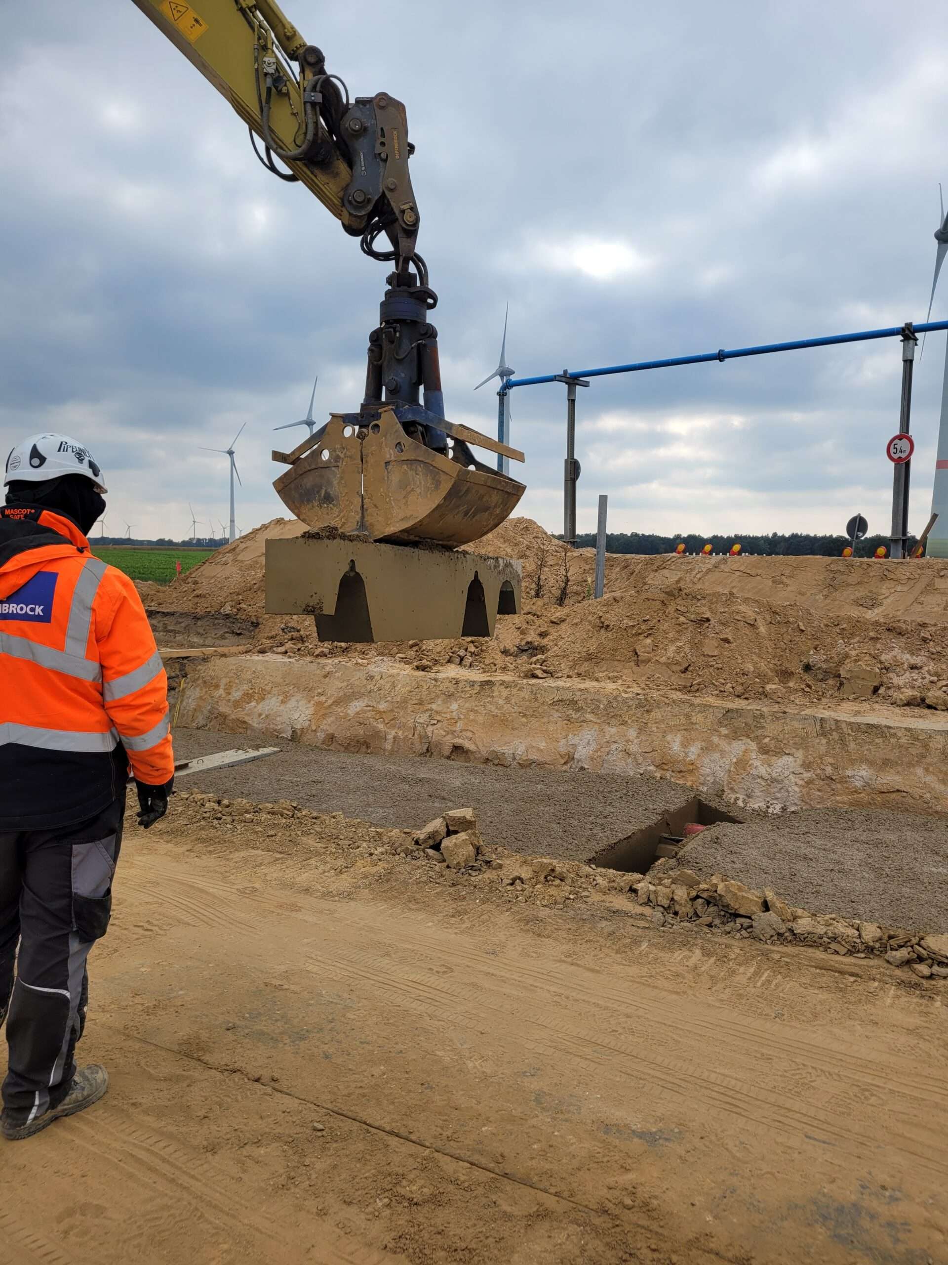 Ziehen und Umsetzen Haltebänke ProThermolith B4 Südlink 420KV