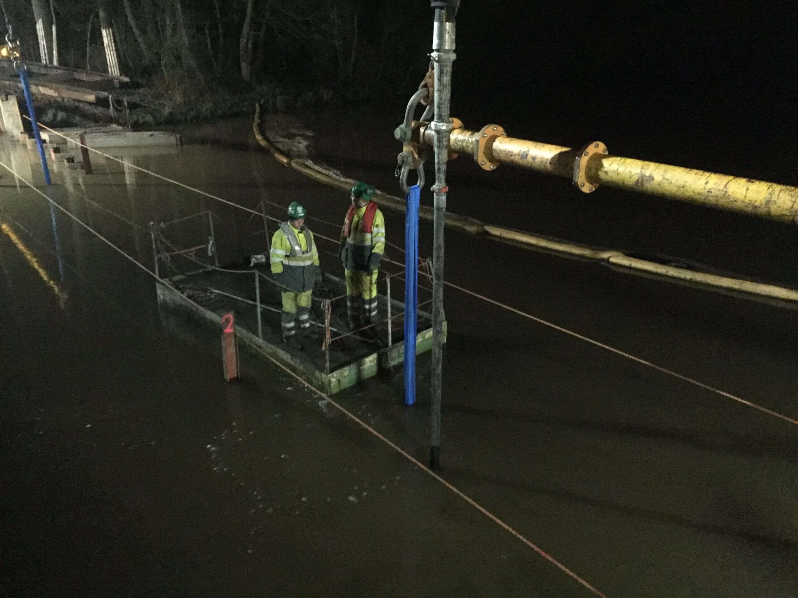 Messgestänge vom Ponton zur Kontrolle der Rohrlage